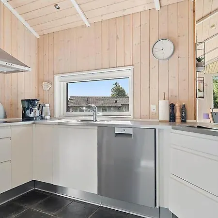 Sj297-sjolund-rugmarken-6 * Binderup Strand